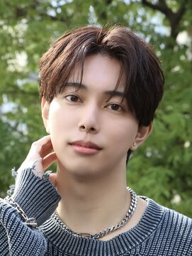 オーシャントーキョーウエスト 心斎橋 (OCEAN TOKYO WEST) メンズ韓流センターパートコンマバングツーブロック