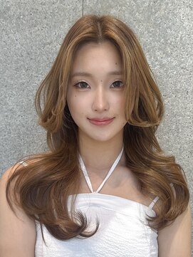 ディオ アンド ルーチェ アット(Dio&Luce at.) 動くたびに揺れる柔らかい質感で、知的さと女性らしさを両立