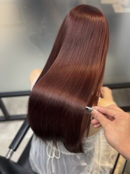 シンカ(shinka)の写真/【表参道駅徒歩6分】ツヤ髪を活かして、伸ばしかけでも決まるカット♪流行のレイヤーカットもお任せ下さい!