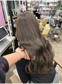 オリーブベージュ/グレージュ/ロング/オリーブ/透明感/巻き髪