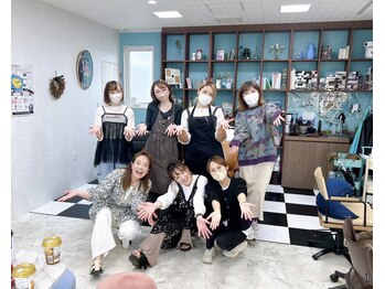 キキ(kiki)の写真/ベテラン女性スタイリストが多数在籍★各年代の髪のお悩みに親身に寄り添います♪カットテクニックは秀逸☆