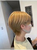 ショートボブ