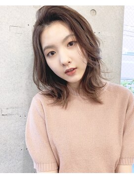 リコ キチジョウジ(RIKO kichijoji) 立ち上げ透けバングくびれレイヤー韓国風ミディ