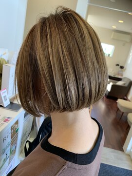 リバーブ(Reverb) ナチュラル内巻きボブ