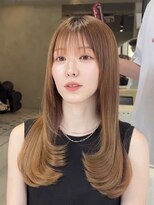 ティア(Tia.)&nbsp;（レイヤーカット/巻ける縮毛矯正/ブリーチ矯正/ベージュ）