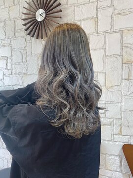 ベンチ(bench) アッシュグレージュ /ハイライト/ブリーチ履歴有り/千葉美容室