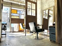 美容室カードル 新小岩店(Cadre)の雰囲気（半個室の落ち着いたセット面（新小岩/新小岩駅/ショートボブ））