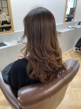 インビテーション(invitation) ロングレイヤーのパーマヘア