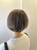 トレパルッキエーレ(tre parrucchiere)&nbsp;［-tre-］ショート×オリーブベージュ