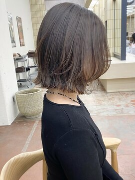 パークレーン アイス イヴェン(park lane ICI yeven) ブリーチなし切りっぱなしボブミディアムレイヤーボブ夏カラー