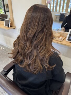 ルーブル(Louvre) 肌映え大人ベージュ