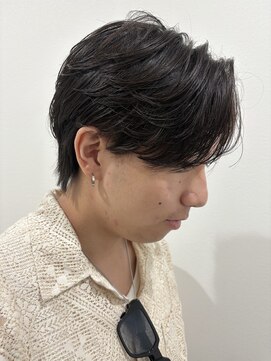 ヒュイル バイ ニアウ(Hwyl by Niau) メンズマッシュセンターパートスパイラルパーマニュアンスパーマ