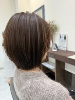 エミュ(emu.)&nbsp;パツっと大人可愛いレイヤーボブ&ナチュラルハイライト