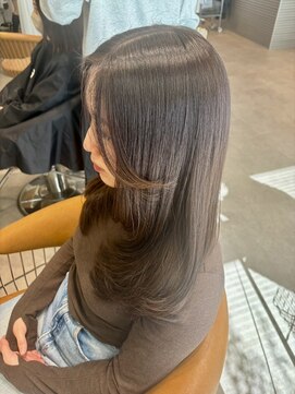 エッジ(EDGE) 艶グレージュ×レイヤーロング