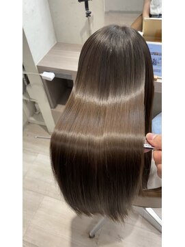 キュア 表参道(CURE) ・表参道駅・縮毛矯正・髪質改善・トリートメント・美髪矯正