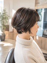 ビハインドザカーテン(BEHIND THE CURTAIN) 白髪ぼかしハイライト×くびれショート