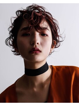 イル(ill) カジュアルモード　ピンクカラー　大須