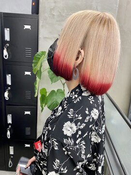 ジーニーホリエ(Geniee horie) Geniee horie 【 ブロンドボブ×裾ルージュ 】