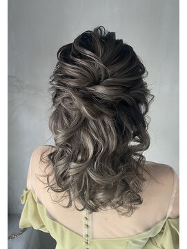 ウィロウ(WILLOW) 2022AW/ hairmakeWILLOW　ハーフアップ