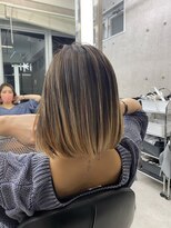 イキ 表参道(iki omotesando)&nbsp;モード/無造作ウェーブ/大人ガーリー[表参道駅]