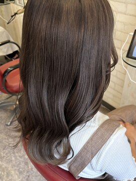 ロマンヤカタ ファース(ROMAN YAKATA fars) ブラウングレージュカラー@田島(2024/10)