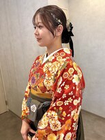 リタ(Lita.)&nbsp;シニヨン　お呼ばれアレンジ　卒業式ヘア