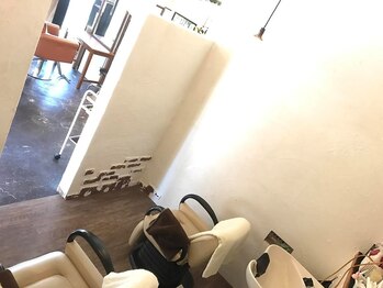 ビーヘア 大橋店(B hair)の写真/別部屋の落ち着く空間◎頭皮の汚れを落とし、頭皮環境を整えるヘッドスパ。血行を促進し、健康的な髪へ♪