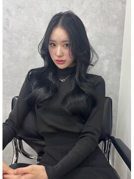 リラ バイ ミラ 新宿(LILA by MILA) 韓国ロングレイヤー/ブリーチ無しブルーブラック/艶カラー