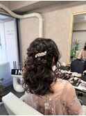 華やかなハーフアップスタイル