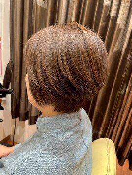 美容室ヒラトヤ 都南店 白髪染め白髪ぼかし40代50代奥行きショートハンサムショート