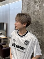 リラクオーレメンズ(LIRA CUORE men's)&nbsp;シャドウパーマ/毛流れセンターパート/ケアブリーチ/ハイトーン