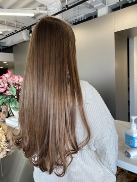 エターナリー(ETERNALLY) 透明感のあるカラー