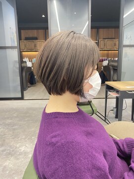 トリニティ 本厚木(trinity) 小顔ショート/前下がりショートボブ/丸みショート