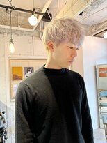 ルーム(Loom.)&nbsp;メンズヘア　ホワイトブリーチ　メンズハイトーン　メンズパーマ