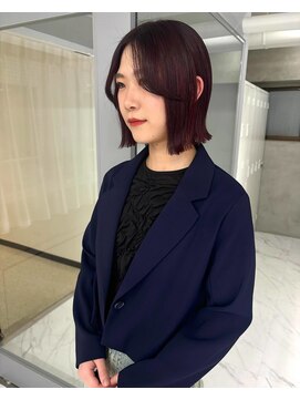 スウィープ(sweep) パツっとボブ×ワインレッド