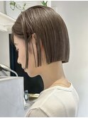 顔周りレイヤーカットグレージュカラーくびれボブショートカット