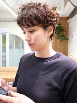 ムロ(Mulo) 【30代40代大人女性】外国人風柔らか質感ショートパーマ