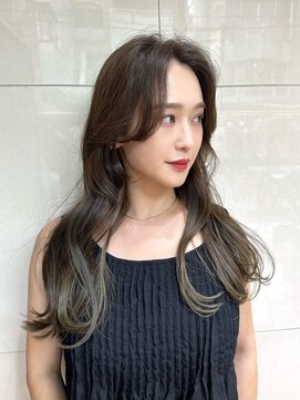 ピークアブー ワン(PEEK-A-BOO ONE) オリーブカラー#韓国風ヘア#前髪無しロング