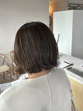 ミー 岡崎(mii) ミルキーグレージュ×くびれ巻き