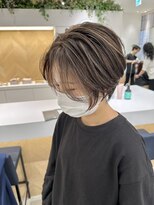 ステアケース ギンザセブン(stair:case ginza7)&nbsp;大人白髪ぼかしハイライトベージュ前下がりショートボブ