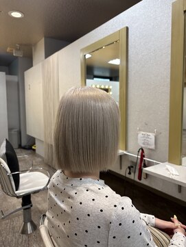 シャンプーボーイ 宮崎駅前店(SHAMPOO BOY) ホワイトベージュ