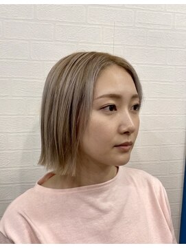 カッシーニ 澄川店(CASSINI) ミルクティーパッツンボブ