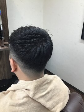 バーバー ヤングケン(BARBER YOUNGKEN) ヌレパン風フェードスタイル