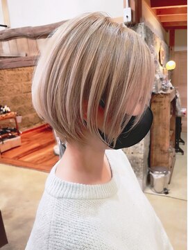 セル(CELL) ホワイトベージュ