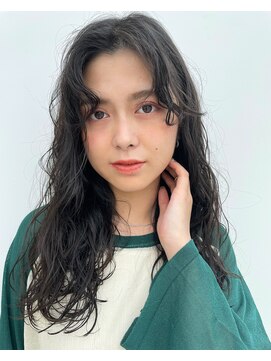 ジュリエッタ(giulietta) 黒髪ロング　大きめウェーブパーマ　グレージュカラー