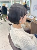 ショートとボブの間くらいのショートボブ