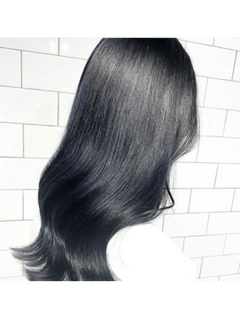 ブルー(BLUE) イメチェン/ホワイトブロンド/外ハネボブ/美髪/仙台