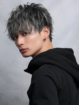 テンバイリップスヘアー(TEN by LIPPS hair) ホワイトシルバーシャドールーツツーブロマッシュショート