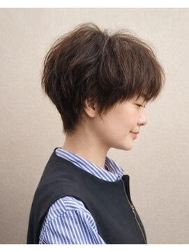 ヘアスタジオヘーフリヒ(HAIR STUDIO HoFLICH) くせ毛/浜松ショートスタイル/40代髪型女性/大人ショート
