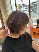 トゥルー(true)&nbsp;ショートに顔周りは深めのレイヤーを入れ、お洒落に♪